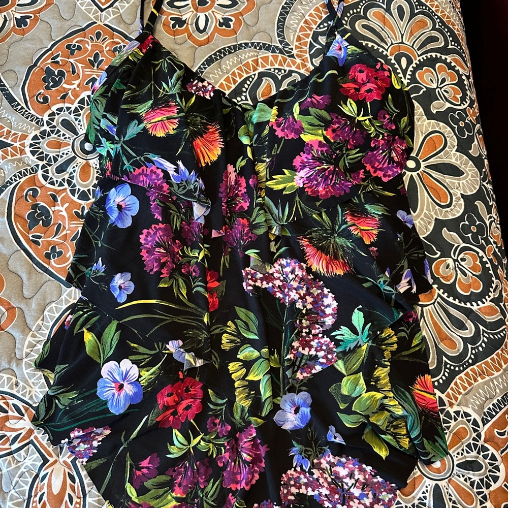Women’s tankini top size 8